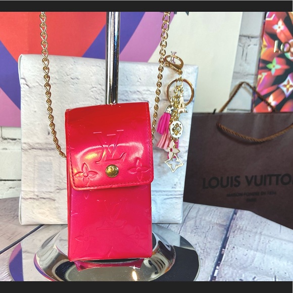 Louis Vuitton Handbags - Louis Vuitton HOT PINK vernis leather pouch crossbody or bum bag w/keychain